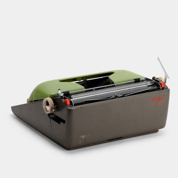 Royal Futura 800 Green Manual Typewriter and Case For Sale - Image 4